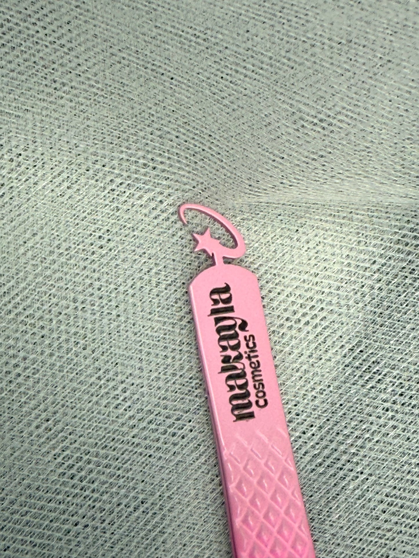 FIBER TIP Pretty in Pink Precision single tweezer